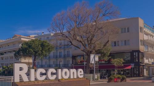 11806616-35fd-4622-a703-7b02a162c833